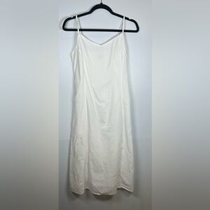 Old Navy White Eyelet Sun Dress w/ Elastic Back Panel. Size Large.